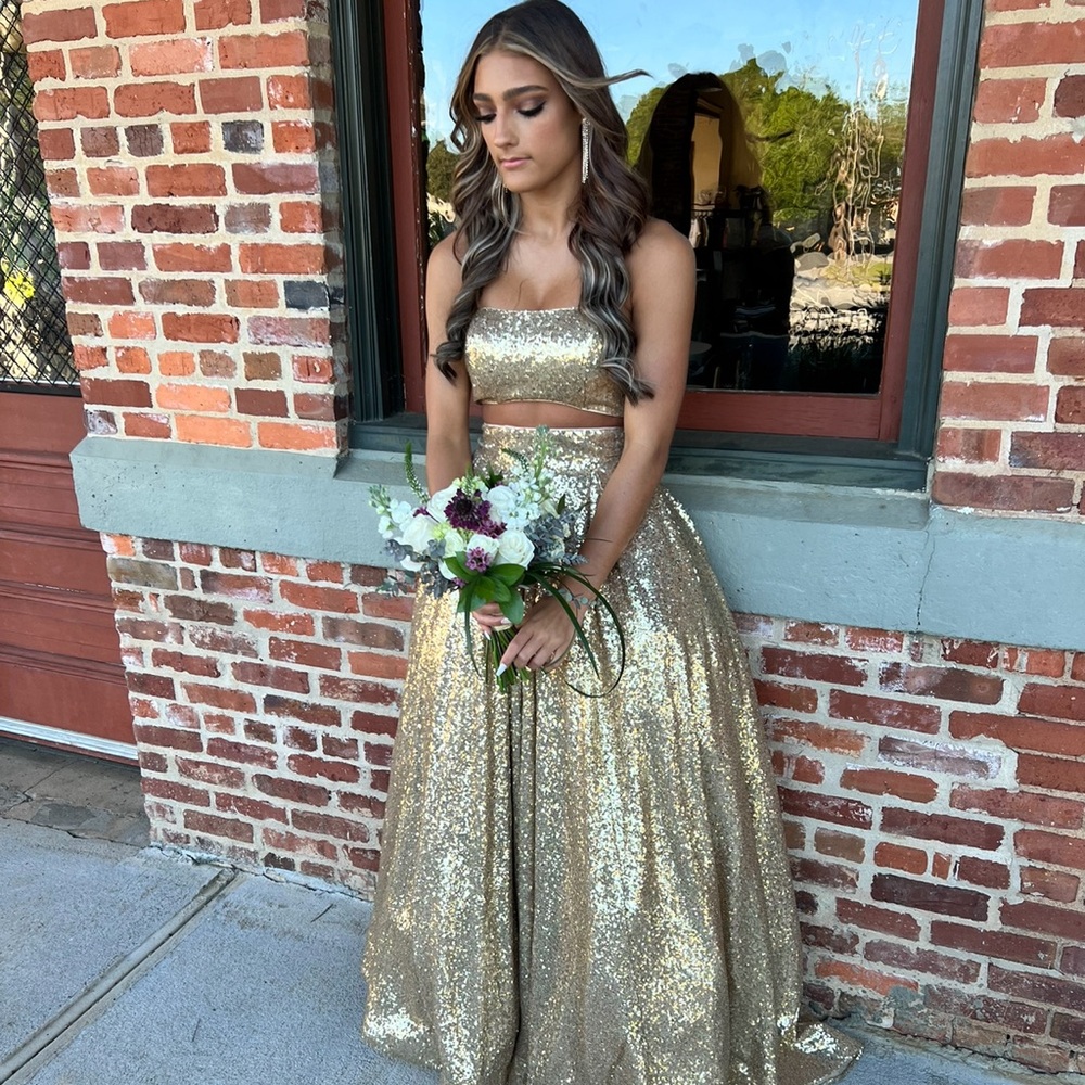 sheri hill gold 2 piece prom/ formal ball gown. Size 0, could fit 00. Worn once